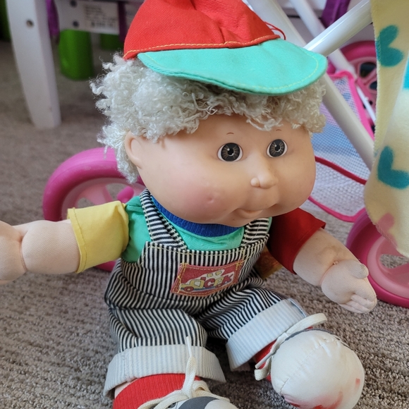 Cabbage patch doll - Picture 3 of 3